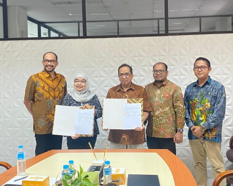 Faculty of Forestry UGM and PT Daemeter Consulting Sign MoU for HR Development and Training in the Forestry and Environmental Sector